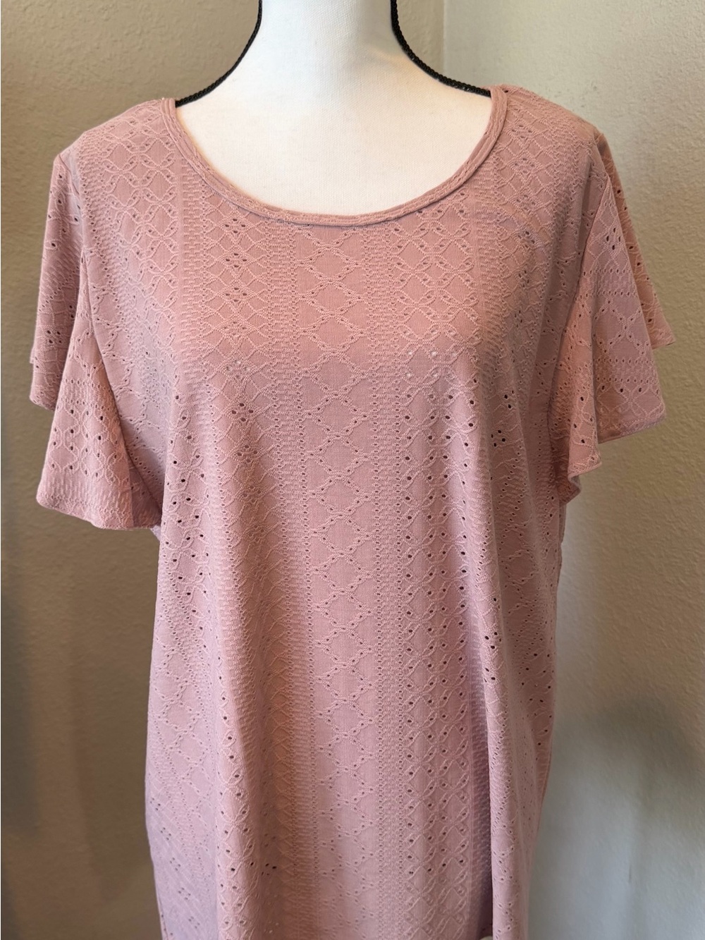 Women's Dusty Pink Eyelet Short Sleeve Top